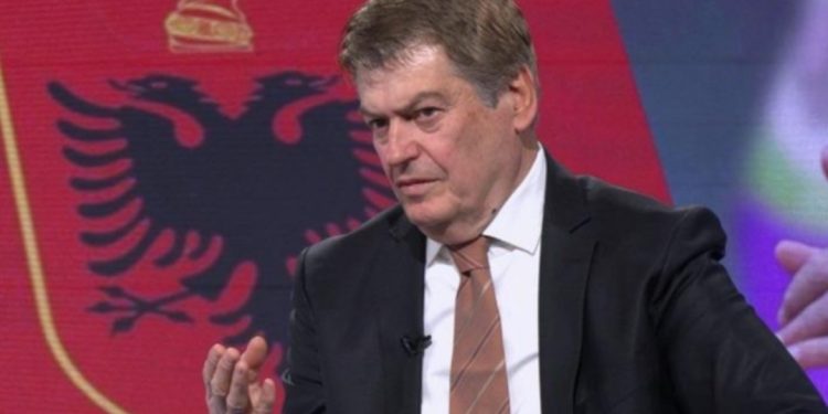 Bamir Topi hedh akuza të forta: Me përjashtimin e Salianjit tregoi që është komunist! Berisha bën…