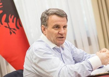 Jo vetëm Erion Braçe/ Arben Malaj “zyrtarizon” kandidaturë për kryebashkiak në qytetin e Vlorës