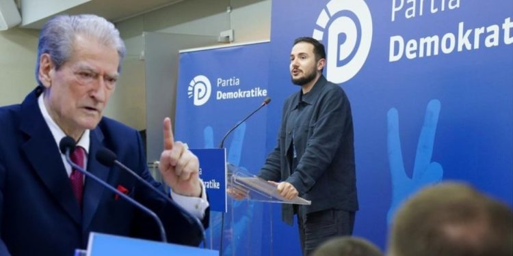 Sali Berisha “merr hak” ndaj Ervin Salianjit, ia pret “vrullin” për kryetar…
