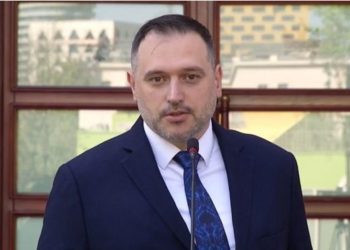 A do të lejojë Shqipëria që Amerika të përdorë bazën e Kuçovës për të goditur Iranin? Përgjigjet ministri i Mbrojtjes