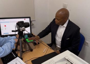 Pasi mori pasaportën shqipatre, ish-kryebashkiaku i Nju Jorkut befasohet sot nga…