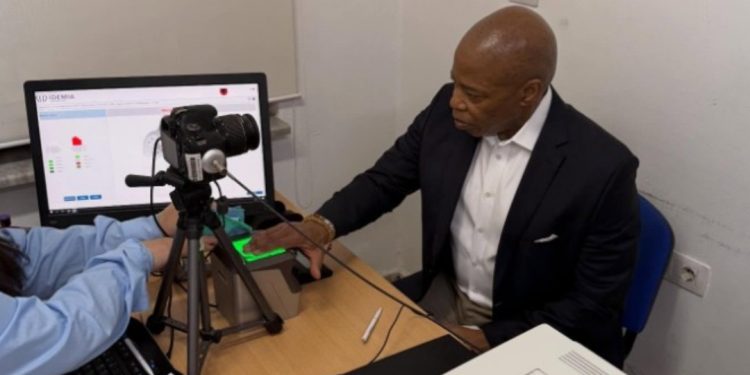 Pasi mori pasaportën shqipatre, ish-kryebashkiaku i Nju Jorkut befasohet sot nga…