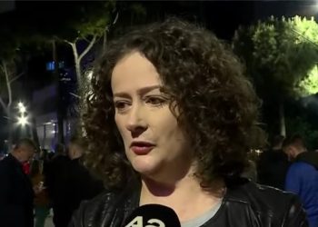 Do të jetë ajo në garën për kreun e PD-së? Argita Malltezi flet nga protesta