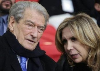 Evi Kokalarit nuk ia pranojnë kandidaturën për kreun e PD-së, roja i selisë blu kthen…