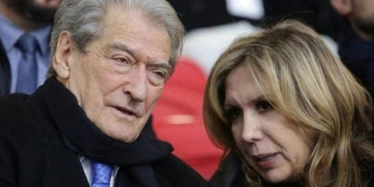 Evi Kokalarit nuk ia pranojnë kandidaturën për kreun e PD-së, roja i selisë blu kthen…