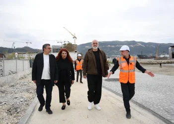 Inspekton punimet në shëtitoren e re në Vlorë: Duhet të identifikojmë vende të tjera për parkime