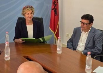Shkarkohet drejtori i Fondit të Sigurimit Shëndetësor, ja kush emërohet në krye të institucionit