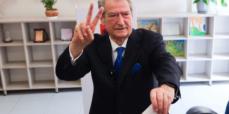 Sali Berisha do të kandidojë me “veten”, demokratët kërkesë KQZ-së për…