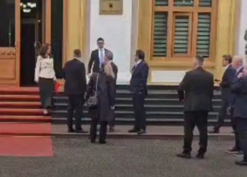 Rebelim i socialistëve? Deputetë të mazhorancës i bashkohen Elisa Spiropalit, lënë…