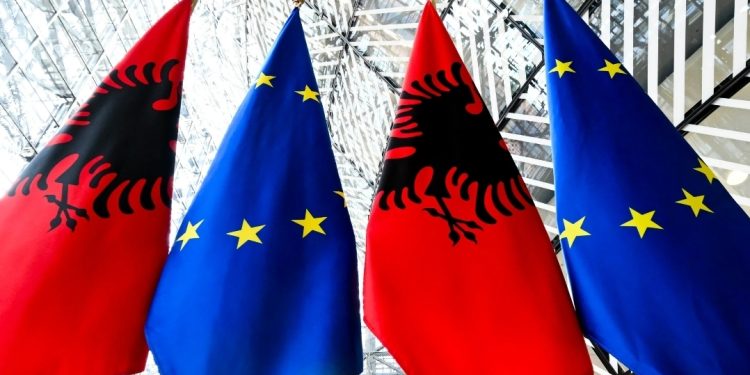 Shqipëria hap tregun e shërbimeve, miratohet ligji i ri që heq….