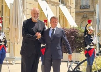 Rama pritet në Paris nga Macron/ Çfarë biseduan dy liderët…