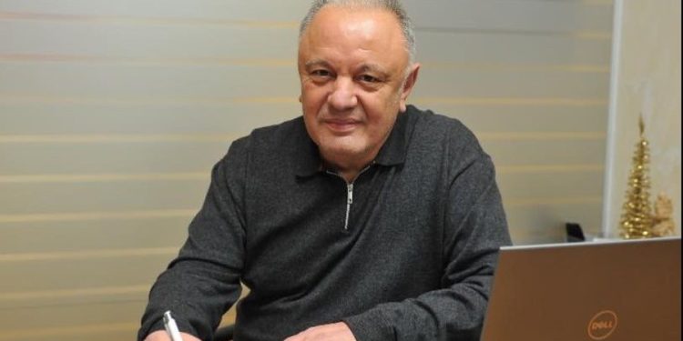 Historia e trishtë/ U nda nga jeta, kush është mjeku që nuk mundi të përqafonte të birin për më shumë se 20 vite