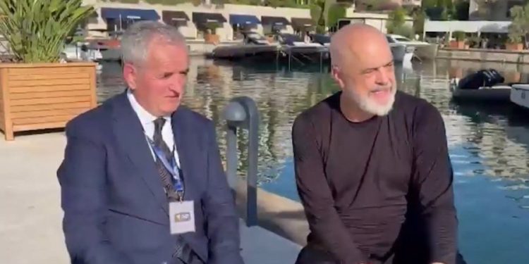 Protestuesit nën zyrën e tij, Edi Rama “arratiset” jashtë Shqipërisë/ Ku ndodhet Kryeministri…