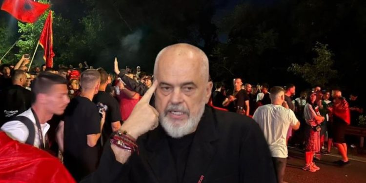 “Një turmë e drejtuar nga mendje të liga!”/ Rama REAGON fort për protestat: Qeveria…