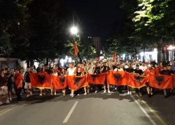 A do ta bllokojnë Rinasin? Aktivisti i protestës e zbulon vendimin…