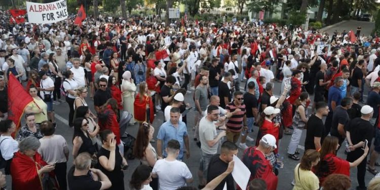 LAJM I FUNDIT/ Ndodh ndryshimi I PAPRITUR me protestën, njoftohet: Nga nesër…