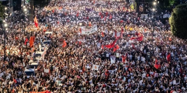 26 ditë protesta dhe asnjë lëkundje, MESAZHI i mazhorancës për kërkesat e protestuesve