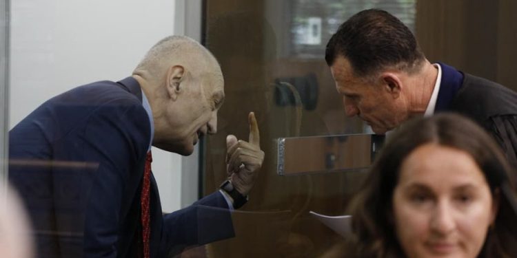 Ilir Metën e “braktis” edhe avokati, Kujtim Cakrani njofton largimin nga ish-presidenti
