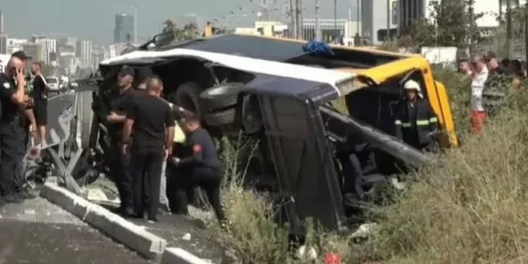 Detaje nga aksidenti tragjik/ Shoferi i autobusit pësoi infarkt, 12 të plagosur, një fëmijë…