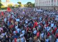 Pamje të pabesueshme! Çfarë po ndodh në protestën përballë Kryeministrisë, si kurrë më parë…