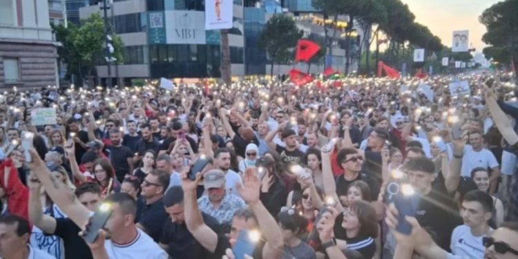 Zhvillim i papritur nga protesta/ Paralajmërohet, ja çfarë ndodh nesër…