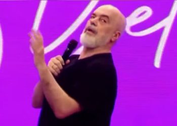 VIDEO/ Salla shperthen në të qeshura, Rama tallet keq me blogeret që nxisin protestuesit…