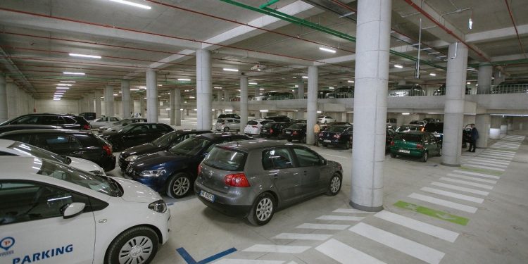 LAJM I KEQ për banorët e Tiranës/ Rritet tarifa e parkimit, e pabesueshme sa kushton…