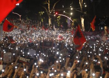 VIDEO/ Si kurrë më parë! E pabesueshme çfarë ka ndodhur ditën e sotme me protestën…