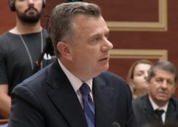 Taulant Balla porosi deputetëve socialistë të qendrojnë në Tiranë, mister arsyeja