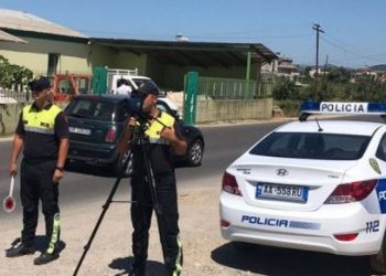 Kufij të rinj shpejtësie/ Qeveria ndryshon rregullat në rrugët e Shqipërisë, kujdes shoferët…