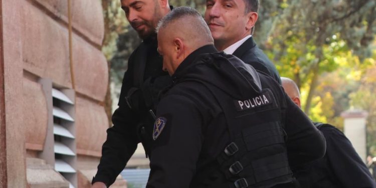 Kushtetuesja i jep të drejtë Erion Veliajt! KUSH janë 5 gjyqtarët që kundërshtojnë burgosjen e tij
