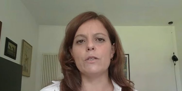 Kush qendron pas projektit për Sazanin dhe Nartën? Flet eurodeputetja Ilaria Salis