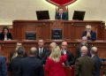 Niko Peleshi “prish” pushimet e deputetëve! Kryetari i Kuvendit lëshon URDHËRIN e fundit…