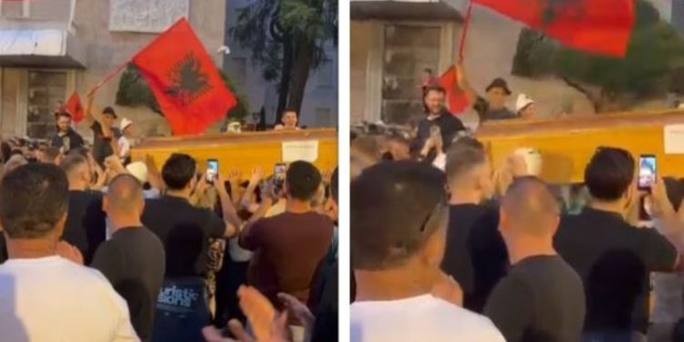 Revolta qytetare/ Protestuesit befasojnë, sjellin para Kryeministrisë një…
