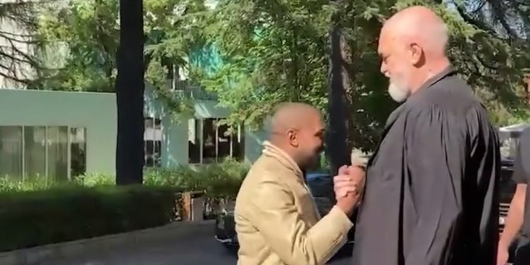 Takohet me Kanye West, Rama i kundërpërgjigjet me VIDEO-n e pazakontë…
