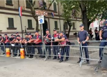 Priten trazira në seancën e fundit/ Blindohet Parlamenti, çfarë po ndodh që në mëngjes…