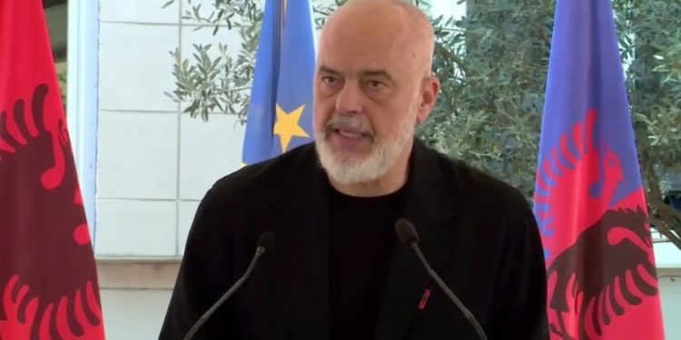 Rama që në mëngjes ndan PAMJET e pazakonta nga e bukura Shqipëri…