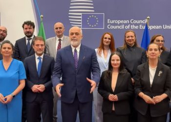 “Si thanë? S’ka më negociata…”/ Rama mes liderëve ndan videon nga Brukseli: Do t’i….