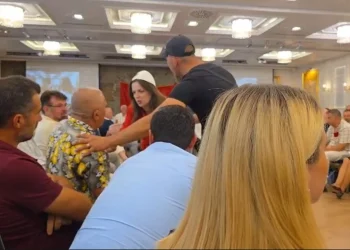 Protesta e “Zvërnecit” merr një tjetër zhvillim/ Nis regjistrimi në “Kuvendin Qytetar”, përplasje…