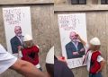 Fëmijët qëllojnë pankartën me portretin e Edi Ramës, zv.kryeministrja reagon e shqetësuar: Mos…
