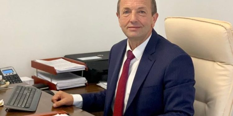 Territorialja parashikon shkrirjen e Maliqit me Korçën, REAGON për herë të parë Gëzim Topçiu: Po përgatis një…