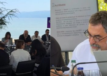 VIDEO/ Publikohen pamjet brenda mbledhjes qeveritare në Pogradec, krah Ramës qëndron…