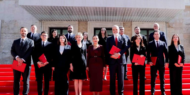 LAJM I FUNDIT/ Situata kritike, në zyrën e Ramës vjen DORËHEQJA e papritur…