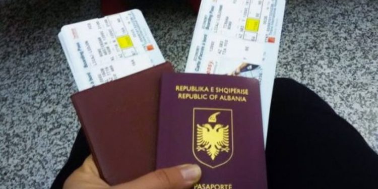 LAJM I MIRË: Ky shtet i madh heq vizat për Shqiptarët, vendimi hyn në fuqi nga data…