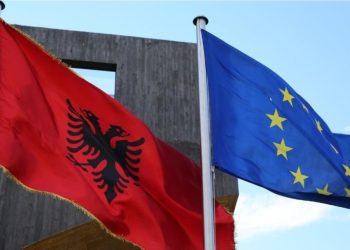 Deklarata skandaloze e Vuçiç/ Bashkimi Europian reagon për kërcënimin serb…