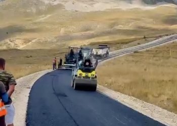 Pritjes shumëvjeçare i vjen fundi! Nis asfaltimi, rruga e re lidh këto dy qytete…