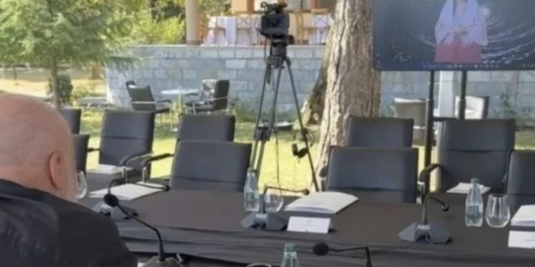 Kryeministri e pyet Diellën! Rama nxjerr VIDEON: Kush është ministrja që vlerësohet më shumë…