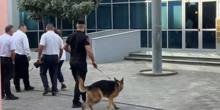 Kush e dërgoi? Alarm për bombë, zbardhet mesazhi kërcënues! Çfarë thotë policia…