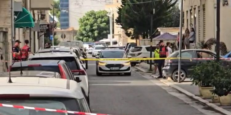 Forcat xheniere në alarm! Gjendet një bombë e komanduar në qytetin…