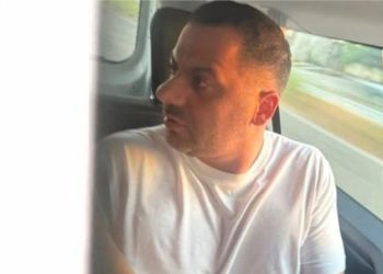 LAJM I FUNDIT/ I bënë foto Ergys Agasit pas arrestimit, e pësojnë keq dy efektivë të “Shqiponjave”
